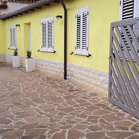 Casa Gialla LʼAquila Exteriör bild