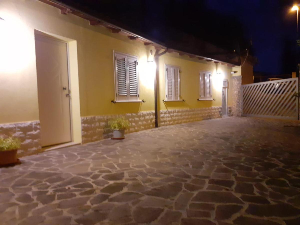 Casa Gialla LʼAquila Exteriör bild