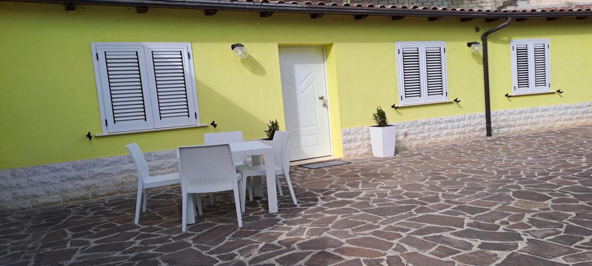 Casa Gialla LʼAquila Exteriör bild