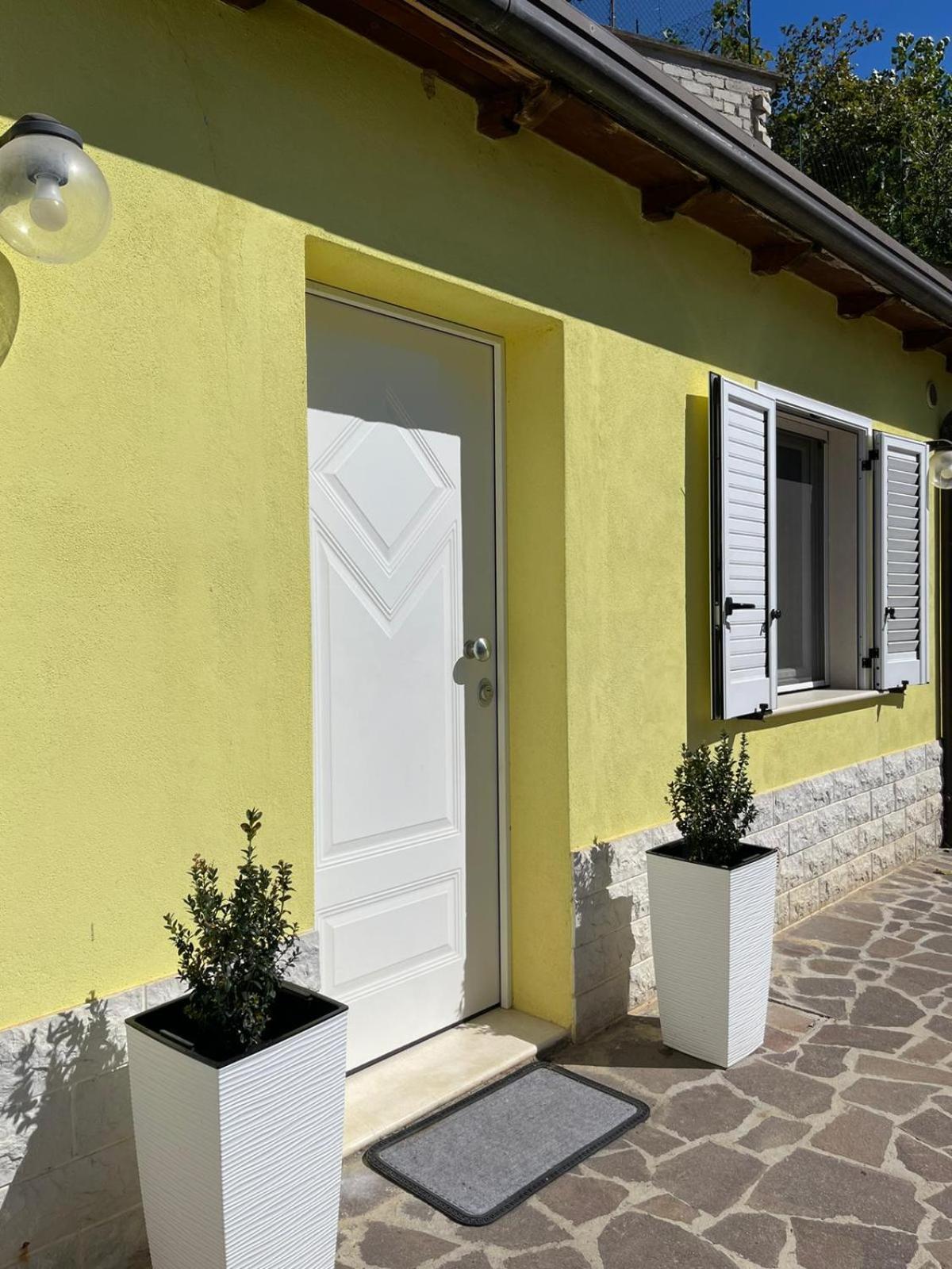 Casa Gialla LʼAquila Exteriör bild
